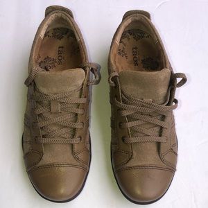 Taos Laced Up Shoes